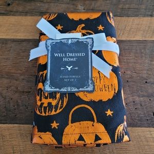 Well dressed home Halloween hand towels